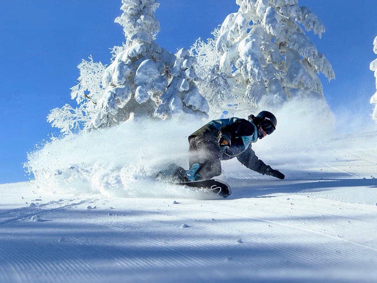 Snowboarding in Japan: Where to Ride, the Best Parks, Powder Rules and Costs